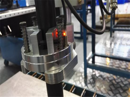 પોર્ટેબલ ઇન્વર્ટર સસ્તા CNC પ્લાઝ્મા જ્યોત કટીંગ મશીન ચાઇના માં બનાવવામાં