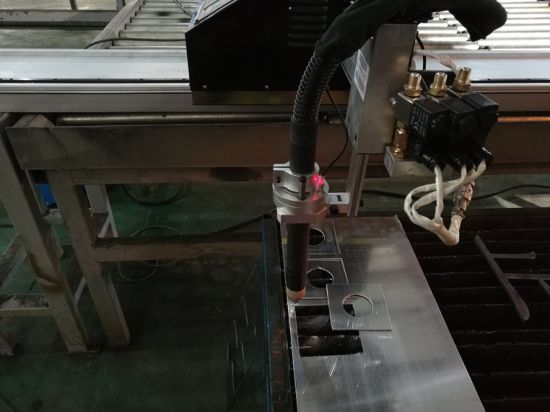 શીટ મેટલ કટીંગ માટે સીએનસી ગેન્ટ્રી પ્રકાર ફ્લેમ ઓક્સિ પ્લાઝમા કટીંગ મશીન